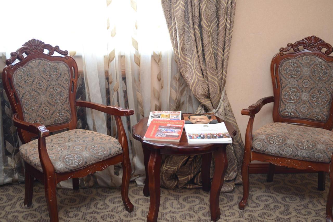 Bozok Hotel Astana Bagian luar foto